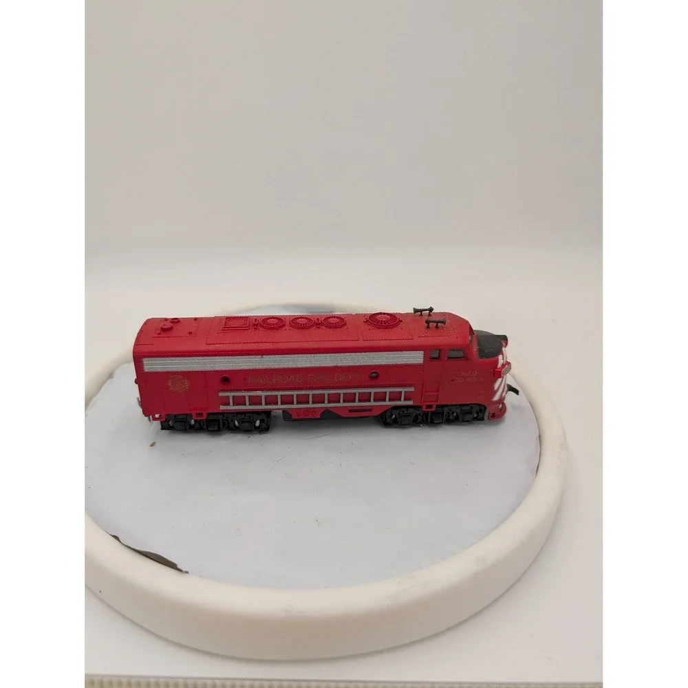 Vintage Playart HO Scale Railroad Fire Dept‎ Diesel Locomotive Engine Red No 6